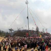 Đông đảo du khách và nhân dân tham gia lễ hội gầu tào tại xã biên giới Dào San (huyện Phong Thổ, Lai Châu) vào tháng 2/2019. (Ảnh: TTXVN) 