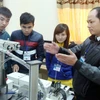 Giờ thực hành môn điện công nghiệp tại trường Cao đẳng nghề Bắc Giang. (Ảnh: Quốc Khánh/TTXVN)