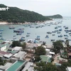 Một góc nhìn vịnh Vĩnh Hy (Ảnh: Lâm Phan/Vietnam+)