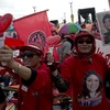 Binh sỹ Thái Lan bao vây cuộc biểu tình của phe Áo đỏ