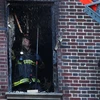 [Photo] Nhiều căn hộ bị thiêu rụi trong vụ cháy chung cư ở Mỹ