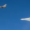 Máy bay Su-27 của Nga đảo hướng khi bay cạnh máy bay F-16 của Bỉ (Nguồn: CNN)