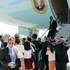 Trong chuyến đi tới Hàng Châu, ông Obama phải rời khỏi Air Force One bằng thang riêng của máy bay. (Nguồn: Daily Mail)