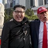 Hai người giả dạng nhà lãnh đạo Triều Tiên Kim Jong un và Tổng thống Mỹ Donald Trump. (Nguồn: BBC)