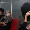 Thân nhân đã tới sân bay quốc tế Soekarno Hatta ở thủ đô Jakarta của Indonesia để chờ nghe tin tức về những người xấu số. (Nguồn: Twitter)