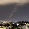 Hình ảnh về hoạt động phòng không của Iran chống lại đòn tấn công của Israel