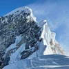 Những người leo núi di chuyển theo mặt phía Nam của Everest để lên đỉnh. (Nguồn: CNN)
