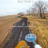 Hai drone FPV Nga "hỏi thăm sức khỏe" đôi xe bọc thép chở lính Ukraine