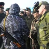Tự vệ Crimea chiếm đồn biên phòng, bao vây lính Ukraine