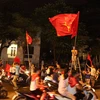 Hồ Gươm 'nóng rực' sau chiến thắng lịch sử của Olympic Việt Nam