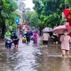 Hà Nội: Nhiều tuyến phố ngập sâu sau cơn mưa lớn kéo dài sáng 28/9