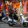 Không khí đón Giáng sinh sớm tràn ngập khắp phố phường Hà Nội