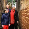 Đại sứ Na Uy khám phá và trải nghiệm làng cổ Đường Lâm 