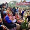 Hình ảnh đặc sắc Tết té nước của đồng bào dân tộc Lào ở Điện Biên