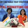 : Bà Lê Thị Hồng Hạnh (Giám đốc Viện đào tạo Quốc tế, Tổ chức Giáo dục FPT) ký kết cùng đại diện Skillking Ấn Độ về hợp tác đào tạo Digital Marketing. (Ảnh: FPT)