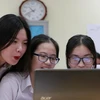 Học sinh hào hứng trong giờ học văn theo dự án "Vùng tối của định kiến". (Ảnh: Nguyễn Hương/Vietnam+)