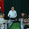 Bộ trưởng Bộ Giáo dục và Đào tạo Phùng Xuân Nhạ làm việc với lãnh đạo tỉnh Hưng Yên về tình trạng bạo lực học đường. (Ảnh: CTV/Vietnam+)
