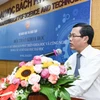 Thứ trưởng Bộ Giáo dục và Đào tạo Nguyễn Văn Phúc phát biểu chỉ đạo tại Hội thảo. (Ảnh: PV/Vietnam+)