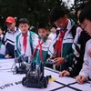 Học sinh háo hức với màn trình diễn robot trong Ngày hội STEM. (Nguồn: BTC)