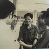 Nhà giáo Đinh Trọng Văn (đứng giữa) vào tiếp quản Đại học Văn khoa Sài Gòn. (Ảnh: NVCC)