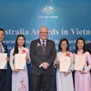 Các ứng viên nhận học bổng du học Úc. (Ảnh: PV)
