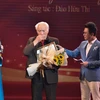 Nhạc sỹ Đào Hữu Thi sự xúc động chia về quá trình sáng tác ca khúc đoạt giải nhất của cuộc thi. (Ảnh: Báo GD-TĐ)