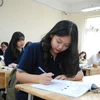 Học sinh miệt mài ôn tập chuẩn bị cho kỳ thi đã tới gần. (Ảnh: Tuyết Hạnh/Vietnam+)