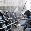 Cảnh sát Ukraine trấn áp người biểu tình đòi phế truất tổng thống 