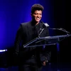 Show của Bruno Mars ở Super Bowl ăn khách nhất lịch sử
