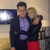 Tài tử Charlie Sheen cầu hôn nữ diễn viên phim khiêu dâm
