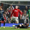 Cận cảnh Rooney ăn vạ khiến Schweinsteiger bị đuổi