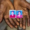 Ấn Độ bắt ba anh em hiếp dâm hai chị em gái rồi treo lên cây xoài