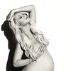 Christina Aguilera gây "sốt" với ảnh khỏa thân bụng bầu
