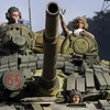 RIA: Xe tăng của quân ly khai Ukraine tiến vào Novoazovsk