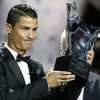 Cristiano Ronaldo lại có phát biểu gây tranh cãi về Mourinho và Messi