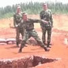 Binh sĩ Trung Quốc rút nhầm chốt an toàn quả lựu đạn trong buổi tập