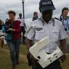 Malaysia thu được cửa sổ, đệm ghế nghi của MH370 ở Reunion