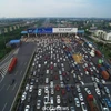 Choáng với cảnh tắc đường 3km trên cao tốc ở Trung Quốc