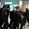 Đội quân nhạc bị đặc nhiệm Nga tóm cổ vì hát ca khúc phim Spectre