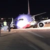 Mỹ: Máy bay chở khách lao khỏi đường băng, 8 người bị thương