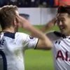 Tiền đạo Hàn của Tottenham gây sốt với màn bắt tay độc đáo