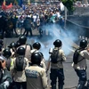 Biểu tình chống chính phủ biến thành bạo động tại Venezuela