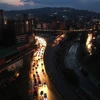 Tình trạng mất điện trên diện rộng đã kéo theo nhiều hệ lụy nguy hiểm tại Venezuela (Nguồn: AFP)