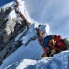 [Video] Bất chấp nhiều nhà leo núi tử nạn, Everest vẫn 'tắc đường'