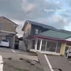 Hình ảnh đường phố nứt toác sau trận động đất kinh hoàng ở Nhật Bản