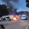 Hình ảnh gây sốc trong vụ bạo loạn tại Leeds