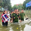 Nhiều khu dân cư trên địa bàn thành phố Thái Nguyên vẫn chưa hết ngập. (Ảnh: Hoàng Hiếu/TTXVN)