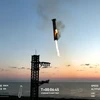 Video tên lửa của SpaceX trở lại bệ phóng trong tiếng hoan hô dậy đất