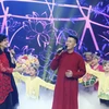 Alushka Linh song ca cùng ca sỹ Hồ Trung Dũng bài hát về Tết miền Tây. (Ảnh: VTV)