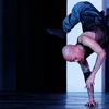 Nghệ sỹ múa Nguyễn Duy Thành trong một phần trình diễn múa đương đại. (Ảnh: NVCC)